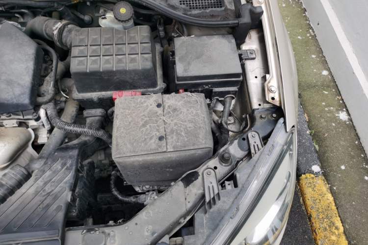 Used Roewe 350 2014 1.5L Manual Swift Edition Engine Bay Left