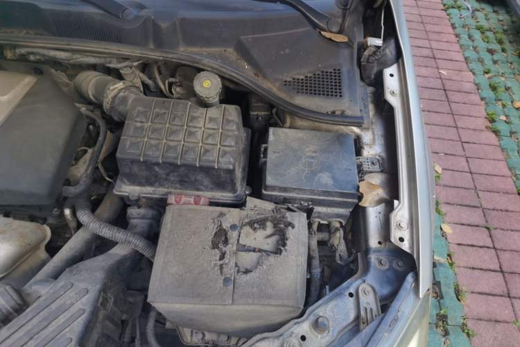 Used Roewe 350 2014 1.5L Automatic Xunyue Version Engine Bay Left