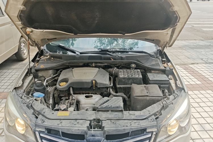 Used Roewe 350 2014 1.5L Automatic Xunyue Version Engine Bay