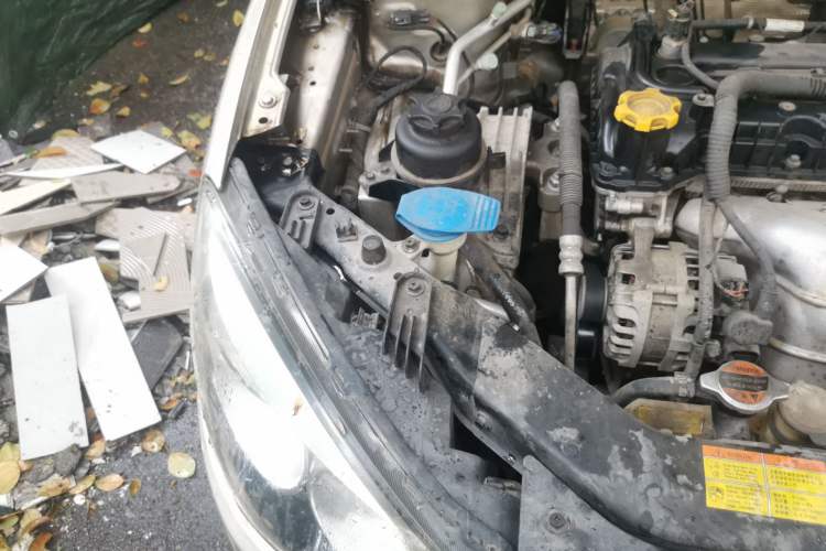 Used Roewe 350 2014 1.5L Manual Xunchi Edition Engine Bay Right