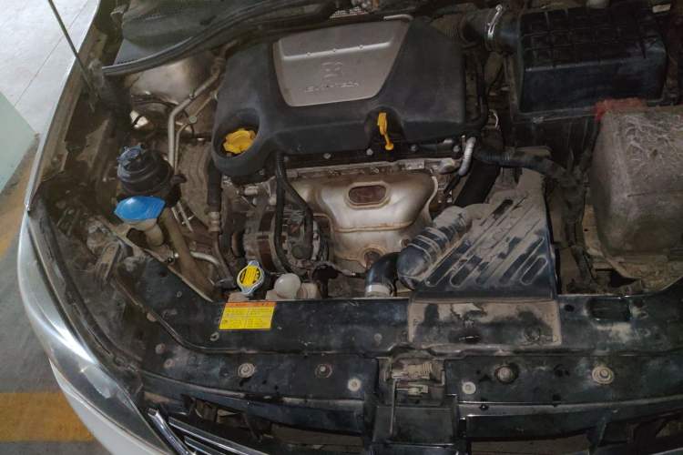 Used Roewe 350 2014 1.5L Automatic Xunyue Version Engine Bay Right