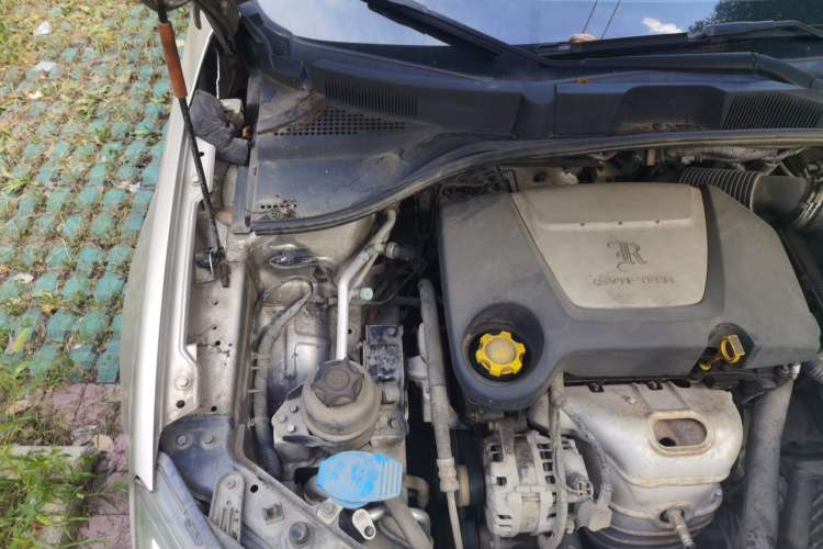 Used Roewe 350 2014 1.5L Automatic Xunyue Version Engine Bay Right