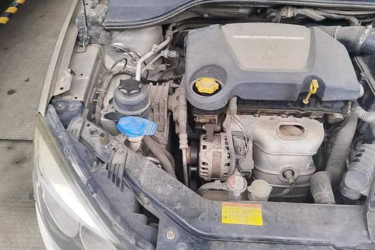 Used Roewe 350 2014 1.5L Automatic Xunyue Version Engine Bay Right