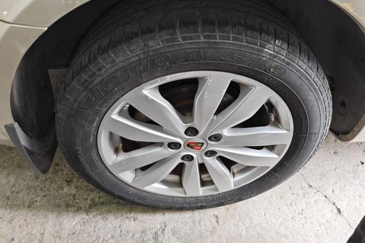 Used Roewe 350 2014 1.5L Automatic Xunyue Version Exterior 2