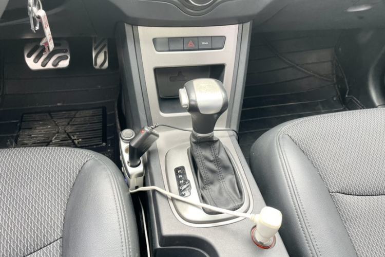 Used Roewe 350 2014 1.5T Automatic Jingyi Edition Gear Lever