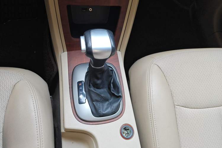Used Roewe 350 2014 1.5L Automatic Xunyue Version Gear Lever