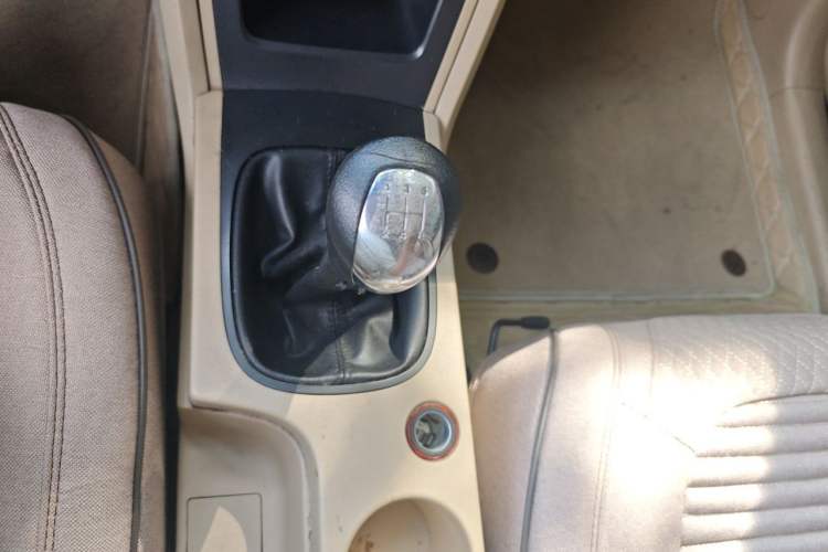 Used Roewe 350 2014 1.5L Manual Xunchi Edition Gear Lever