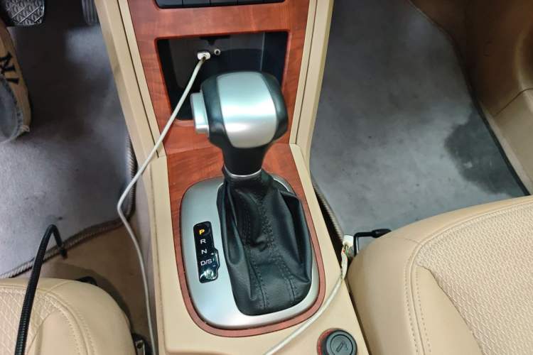 Used Roewe 350 2014 1.5L Automatic Xunyue Version Gear Lever