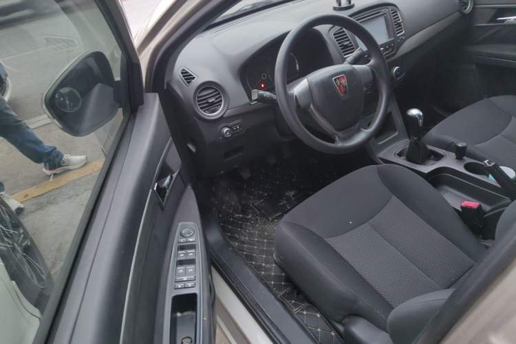 Used Roewe 350 2014 1.5L Manual Xunchi Edition Interior 2