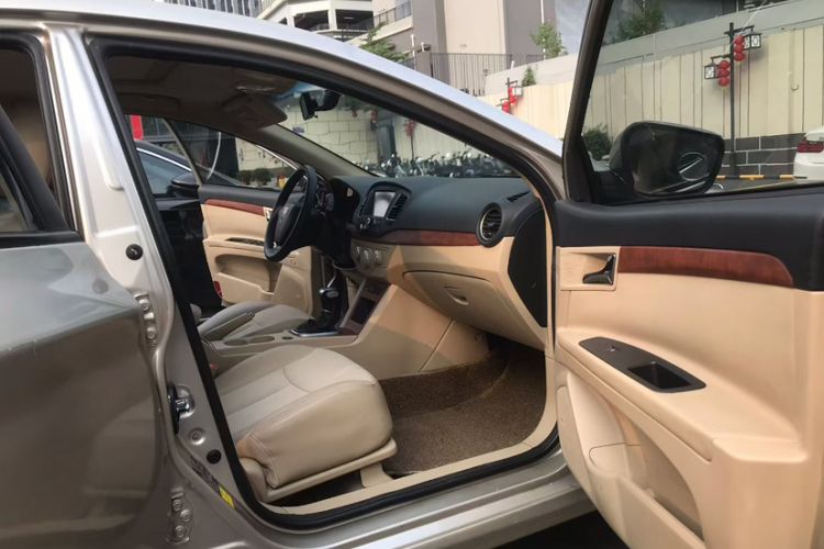 Used Roewe 350 2014 1.5L Automatic Xunyue Version Interior 2