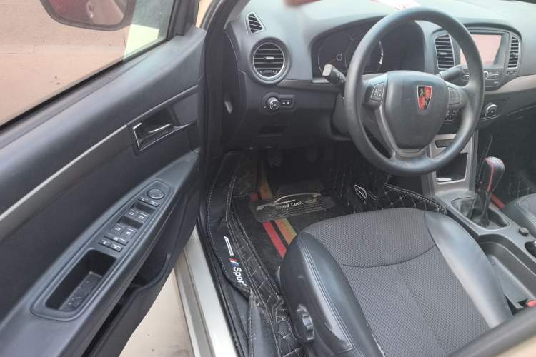 Used Roewe 350 2014 1.5L Manual Swift Edition Interior 2