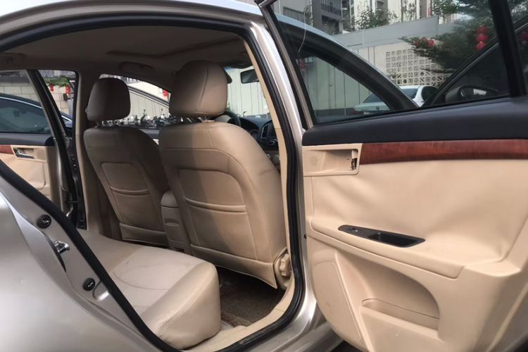 Used Roewe 350 2014 1.5L Automatic Xunyue Version Interior 3