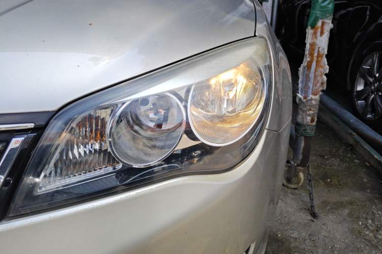 Used Roewe 350 2014 1.5L Automatic Xunyue Version Left Front Headlight