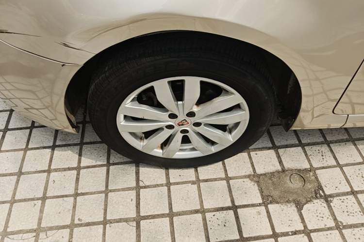 Used Roewe 350 2014 1.5L Automatic Xunyue Version Left Front Wheel Hub