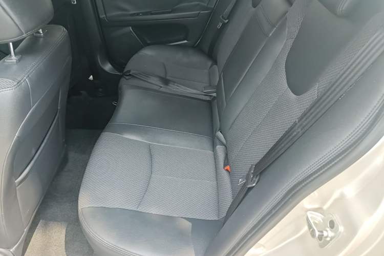 Used Roewe 350 2014 1.5L Automatic Xunyue Version Left Rear Seat