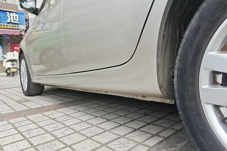 Used Roewe 350 2014 1.5L Automatic Xunyue Version Left Side Sill