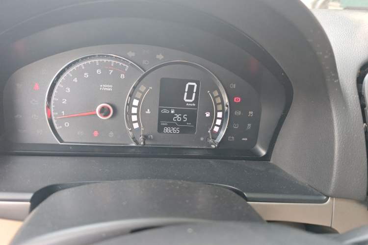Used Roewe 350 2014 1.5L Manual Xunchi Edition Odometer Close Up