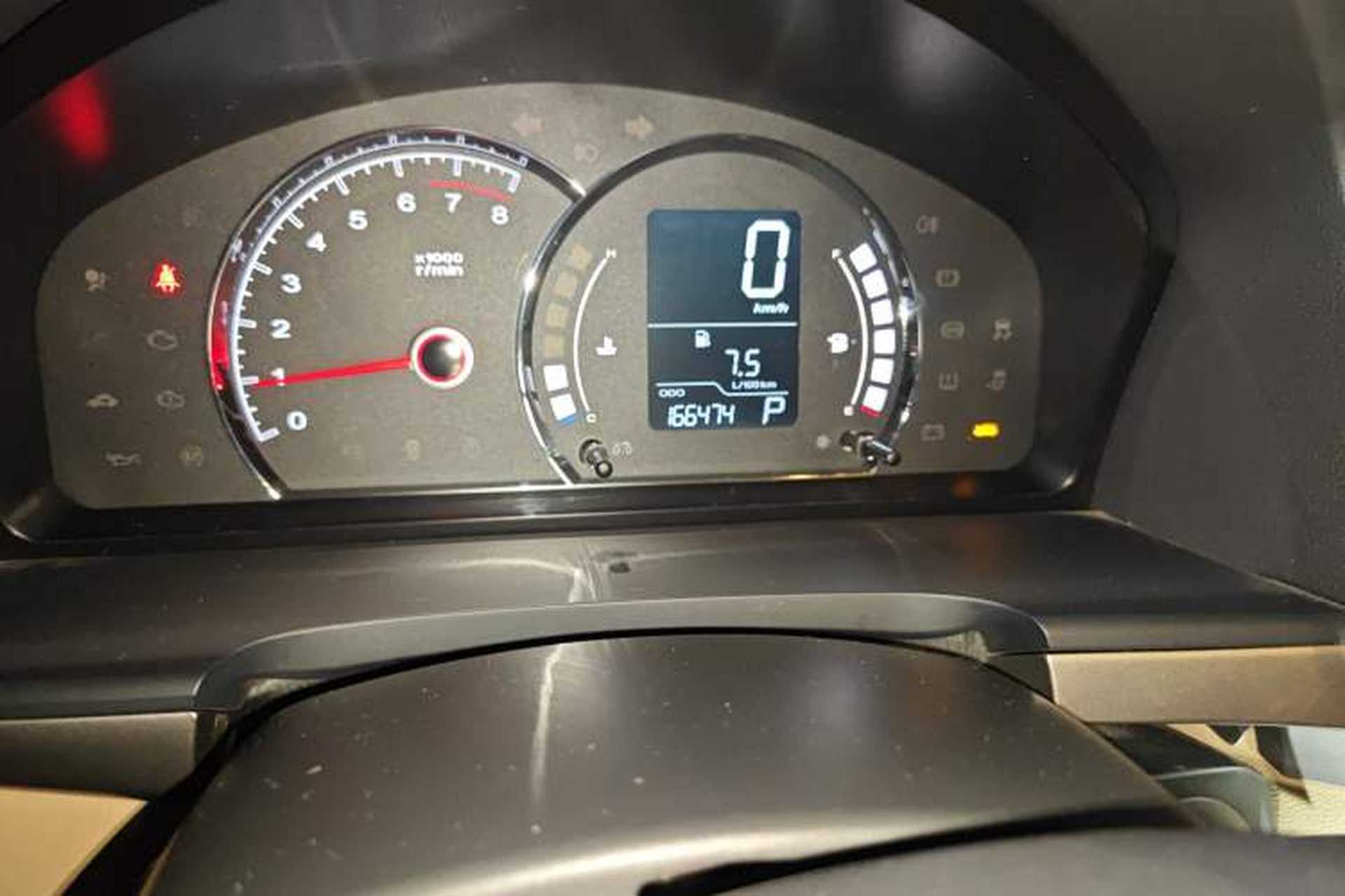 Used Roewe 350 2014 1.5L Automatic Xunda Edition Odometer Close Up