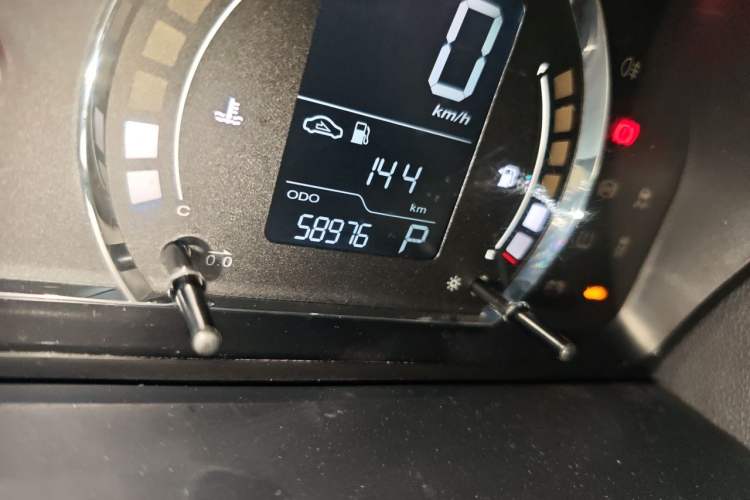 Used Roewe 350 2014 1.5L Automatic Xunyue Version Odometer Close Up