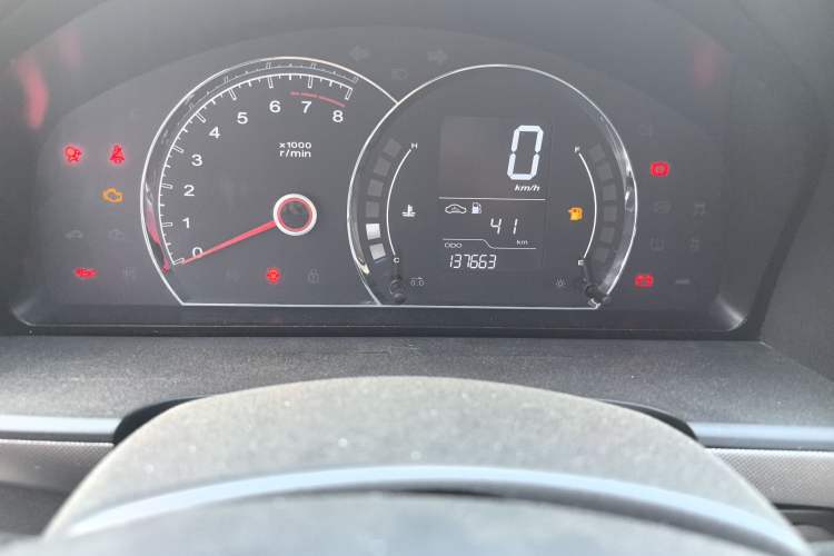 Used Roewe 350 2014 1.5L Manual Swift Edition Odometer Close Up