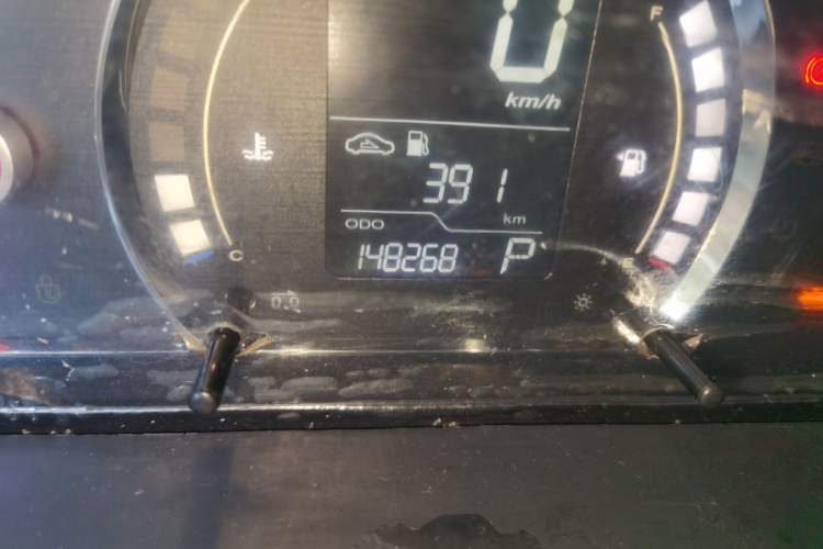 Used Roewe 350 2014 1.5L Automatic Xunyue Version Odometer Close Up