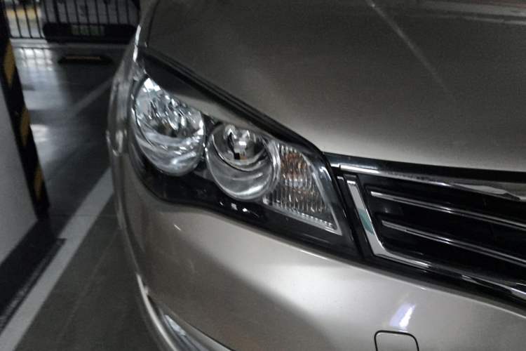 Used Roewe 350 2014 1.5L Automatic Xunyue Version Right Front Headlight