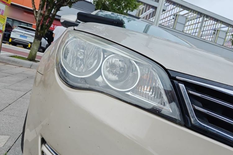 Used Roewe 350 2014 1.5L Manual Swift Edition Right Front Headlight