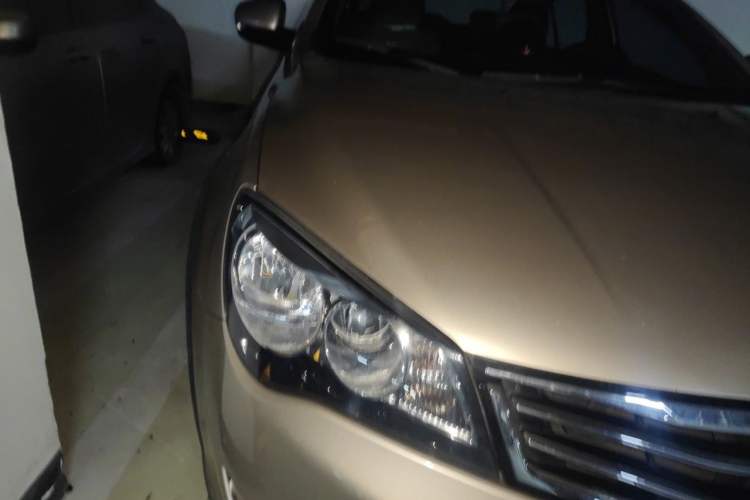 Used Roewe 350 2014 1.5L Automatic Xunyue Version Right Front Headlight