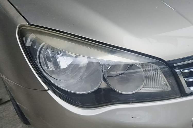 Used Roewe 350 2014 1.5L Automatic Xunyue Version Right Front Headlight