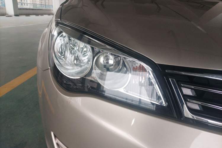 Used Roewe 350 2014 1.5L Automatic Xunyue Version Right Front Headlight