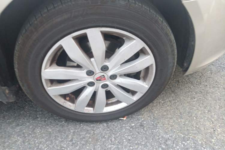 Used Roewe 350 2014 1.5L Manual Xunchi Edition Right Front Wheel Hub