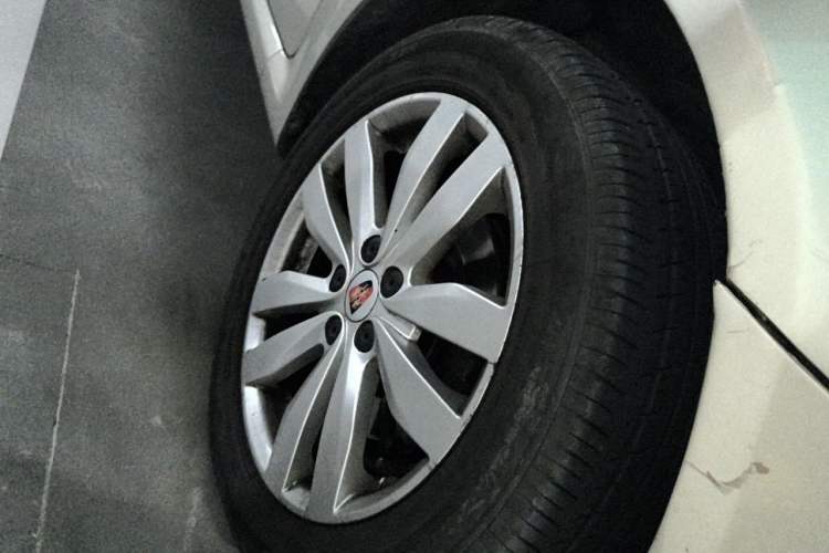 Used Roewe 350 2014 1.5L Automatic Xunyue Version Right Front Wheel Hub