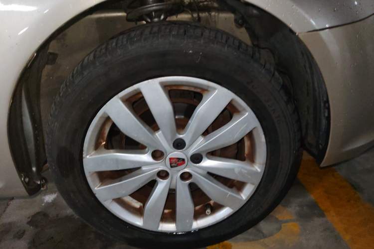 Used Roewe 350 2014 1.5L Automatic Xunyue Version Right Front Wheel Hub