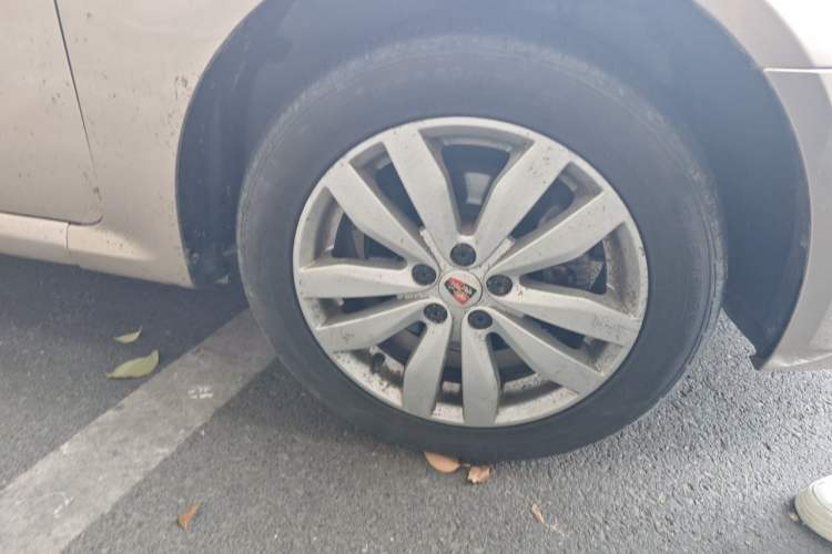 Used Roewe 350 2014 1.5L Manual Xunchi Edition Right Front Wheel Hub
