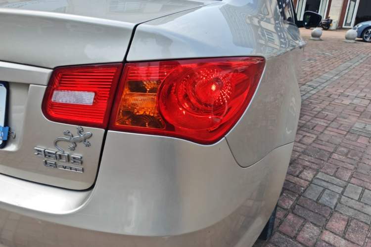 Used Roewe 350 2014 1.5L Manual Xunchi Edition Right Rear Taillight