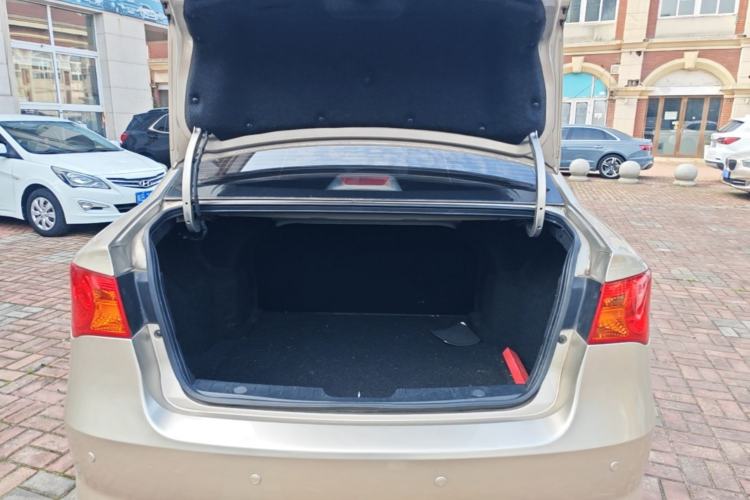 Used Roewe 350 2014 1.5L Manual Xunchi Edition Trunk
