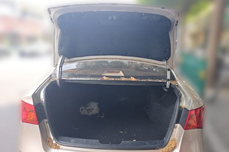 Used Roewe 350 2014 1.5L Manual Xunchi Edition Trunk