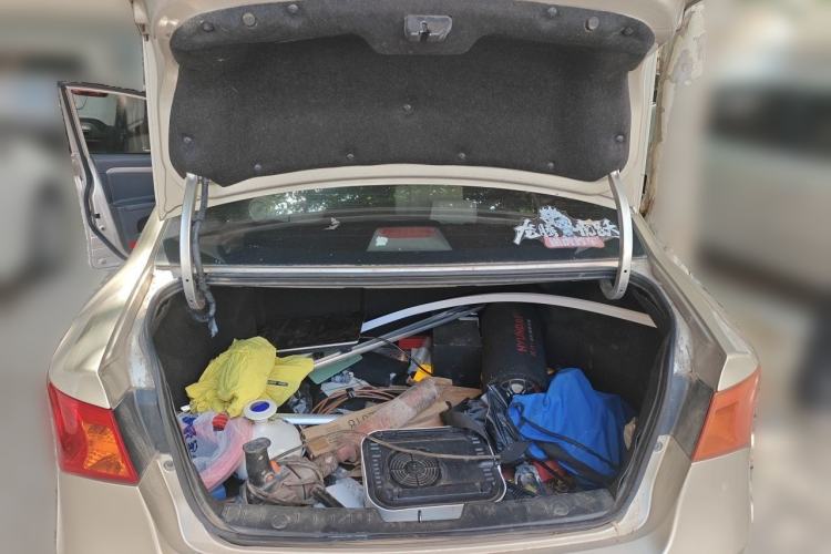 Used Roewe 350 2014 1.5L Automatic Xunyue Version Trunk