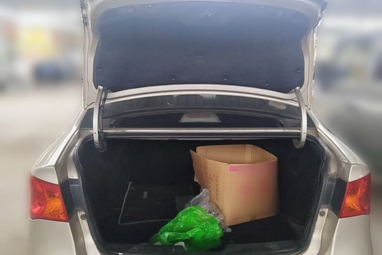 Used Roewe 350 2014 1.5L Automatic Xunyue Version Trunk