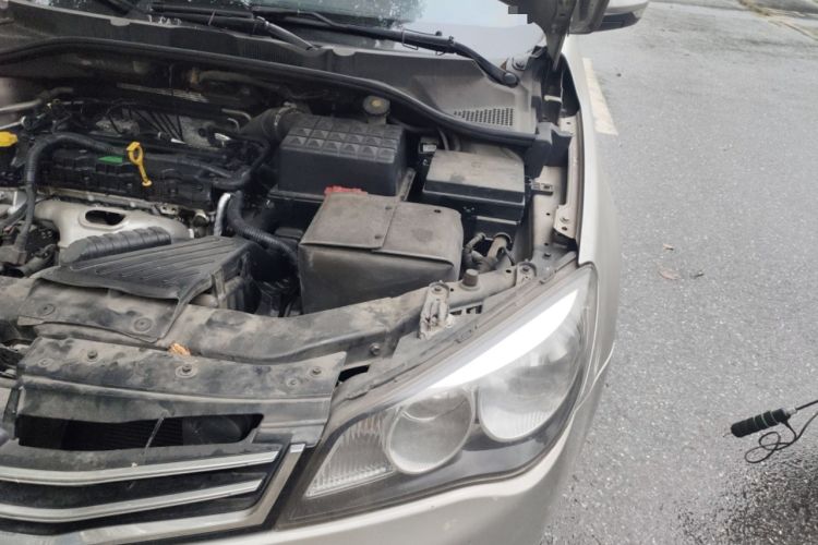 Used Roewe 350 2014 1.5L Automatic Xunda Edition Engine Bay Left