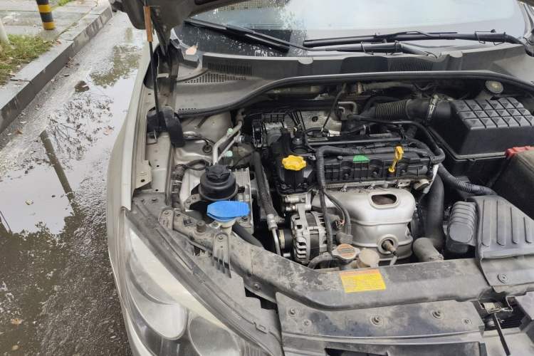 Used Roewe 350 2014 1.5L Automatic Xunda Edition Engine Bay Right
