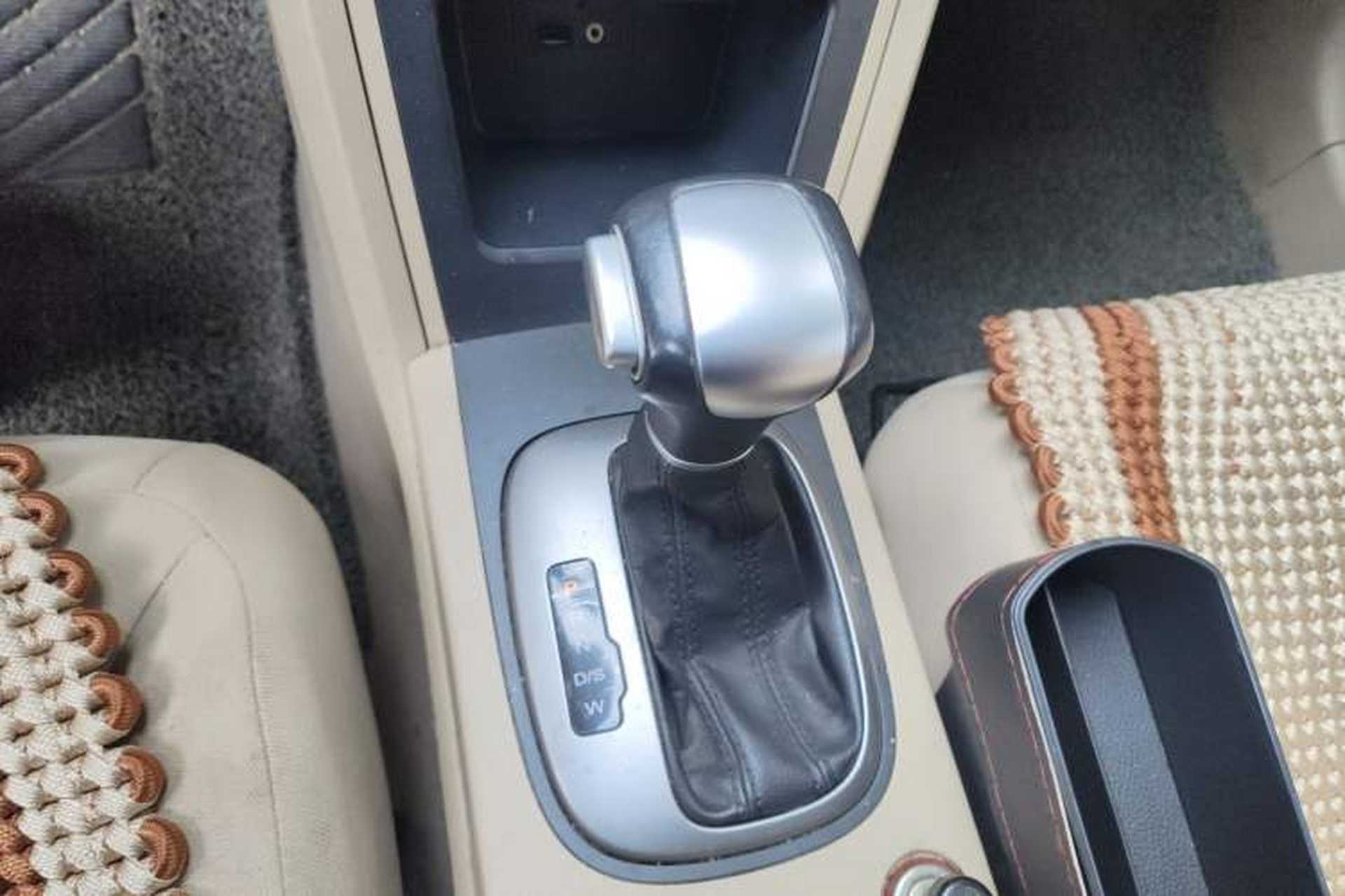 Used Roewe 350 2014 1.5L Automatic Xunda Edition Gear Lever