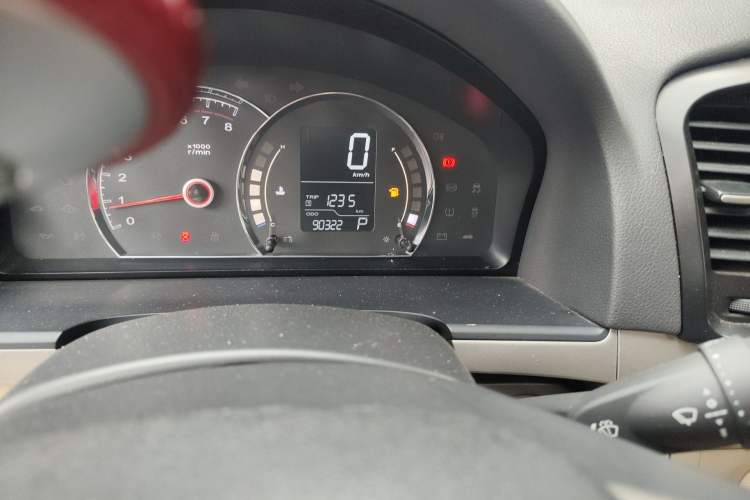 Used Roewe 350 2014 1.5L Automatic Xunda Edition Odometer Close Up