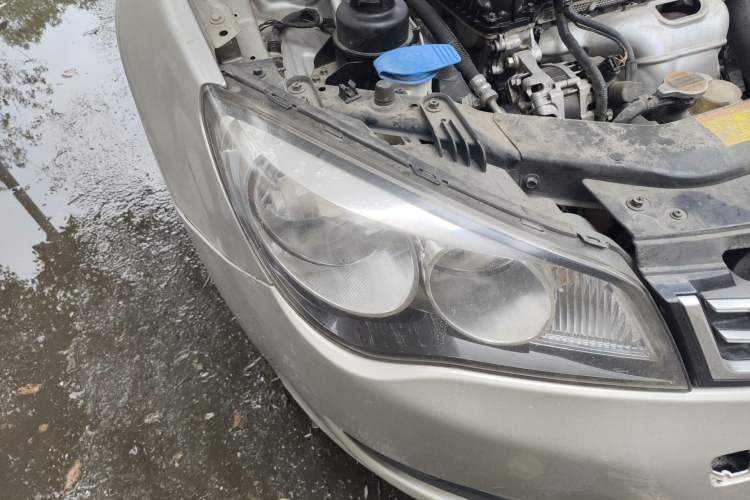 Used Roewe 350 2014 1.5L Automatic Xunda Edition Right Front Headlight