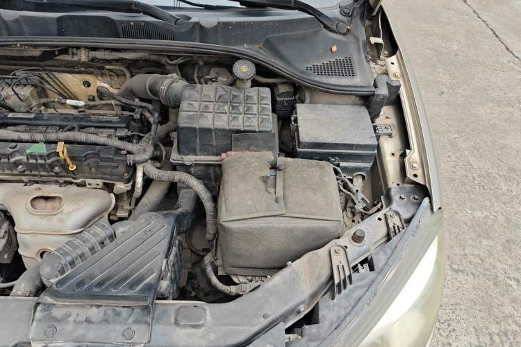 Used Roewe 350 2014 1.5L Automatic Xunda Edition Engine Bay Left