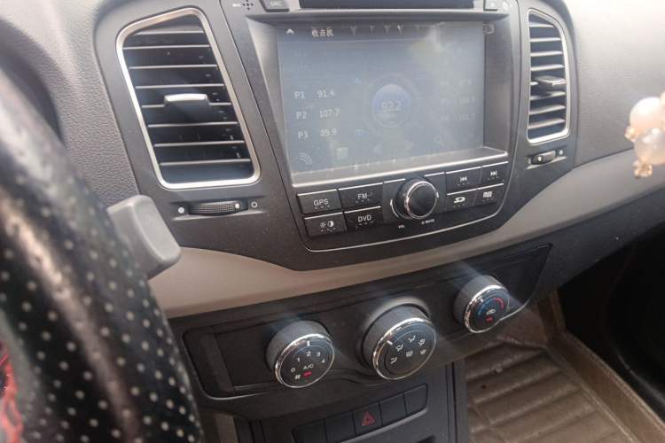 Used Roewe 350 2014 1.5L Automatic Xunda Edition Audio And AC Panel