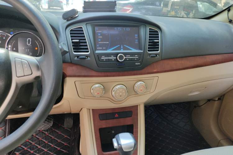 Used Roewe 350 2014 1.5L Automatic Xunyue Version Audio And AC Panel