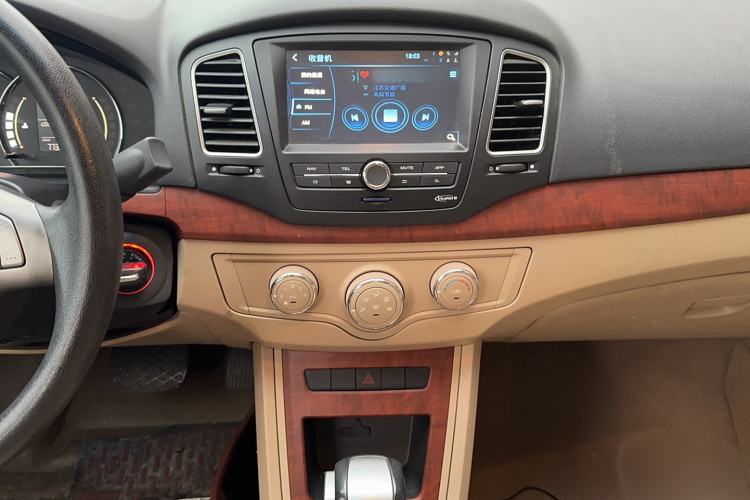 Used Roewe 350 2014 1.5L Automatic Xunyue Version Audio And AC Panel