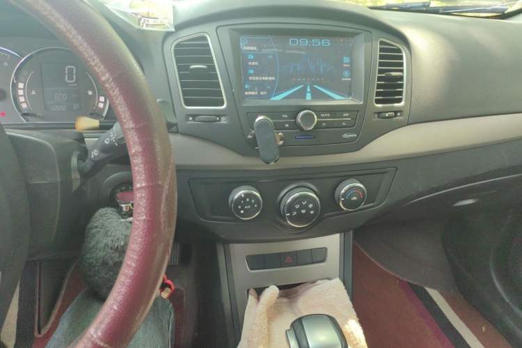 Used Roewe 350 2014 1.5L Automatic Xunyue Version Audio And AC Panel