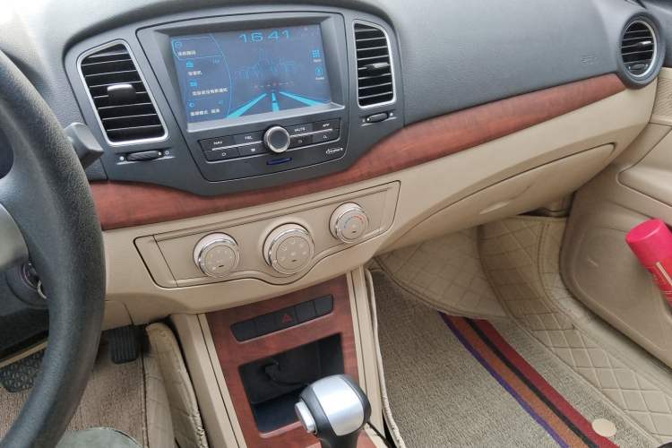 Used Roewe 350 2014 1.5L Automatic Xunyue Version Audio And AC Panel
